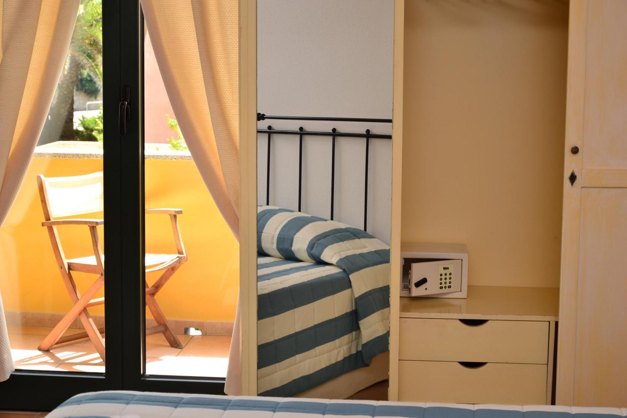 Hotel Villa Del Parco La Maddalena  Bilik gambar