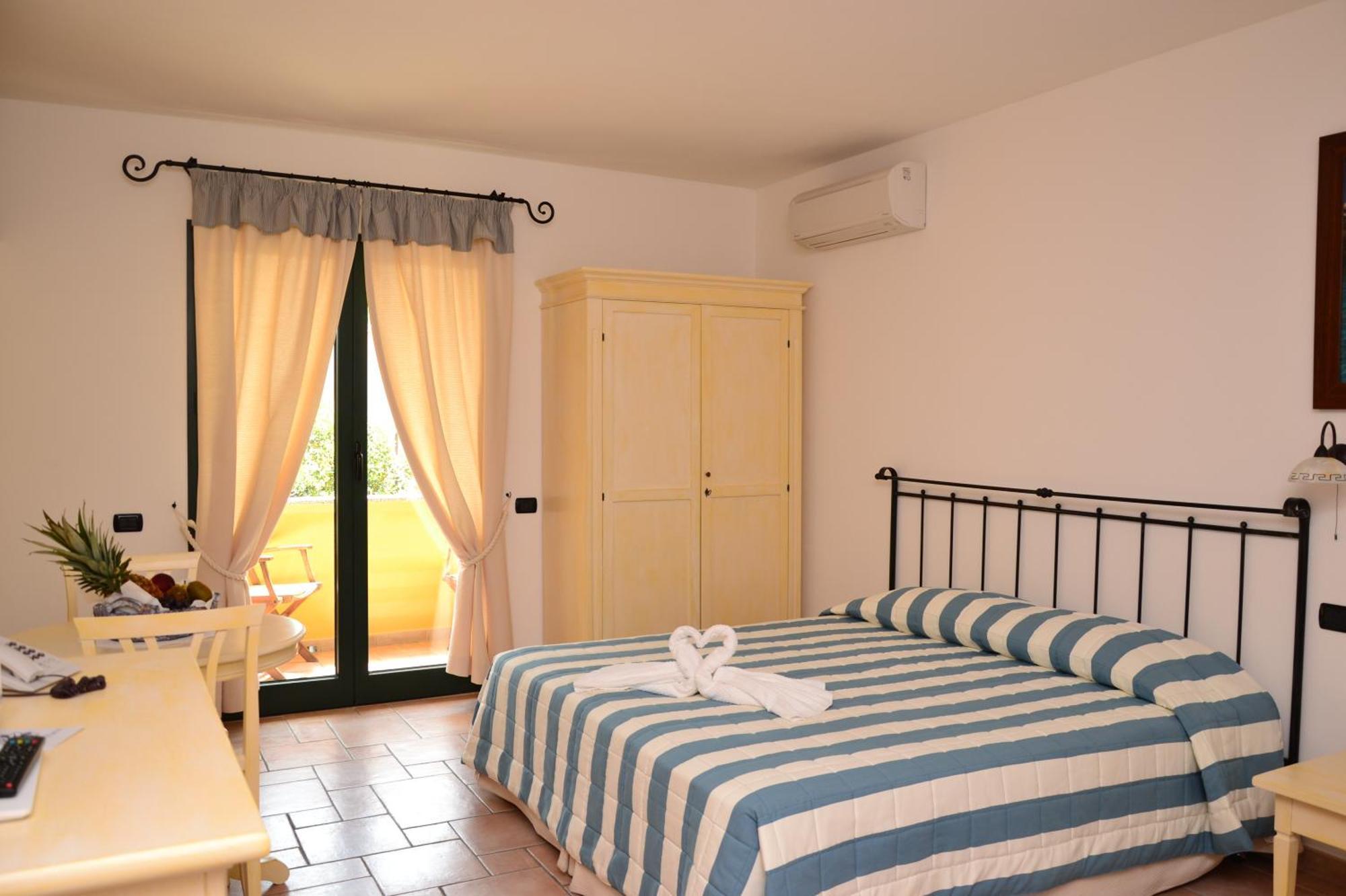 Hotel Villa Del Parco La Maddalena  Bilik gambar